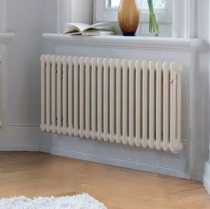 Стальной трубчатый радиатор Zehnder 3057 V001 Charleston 12 секций